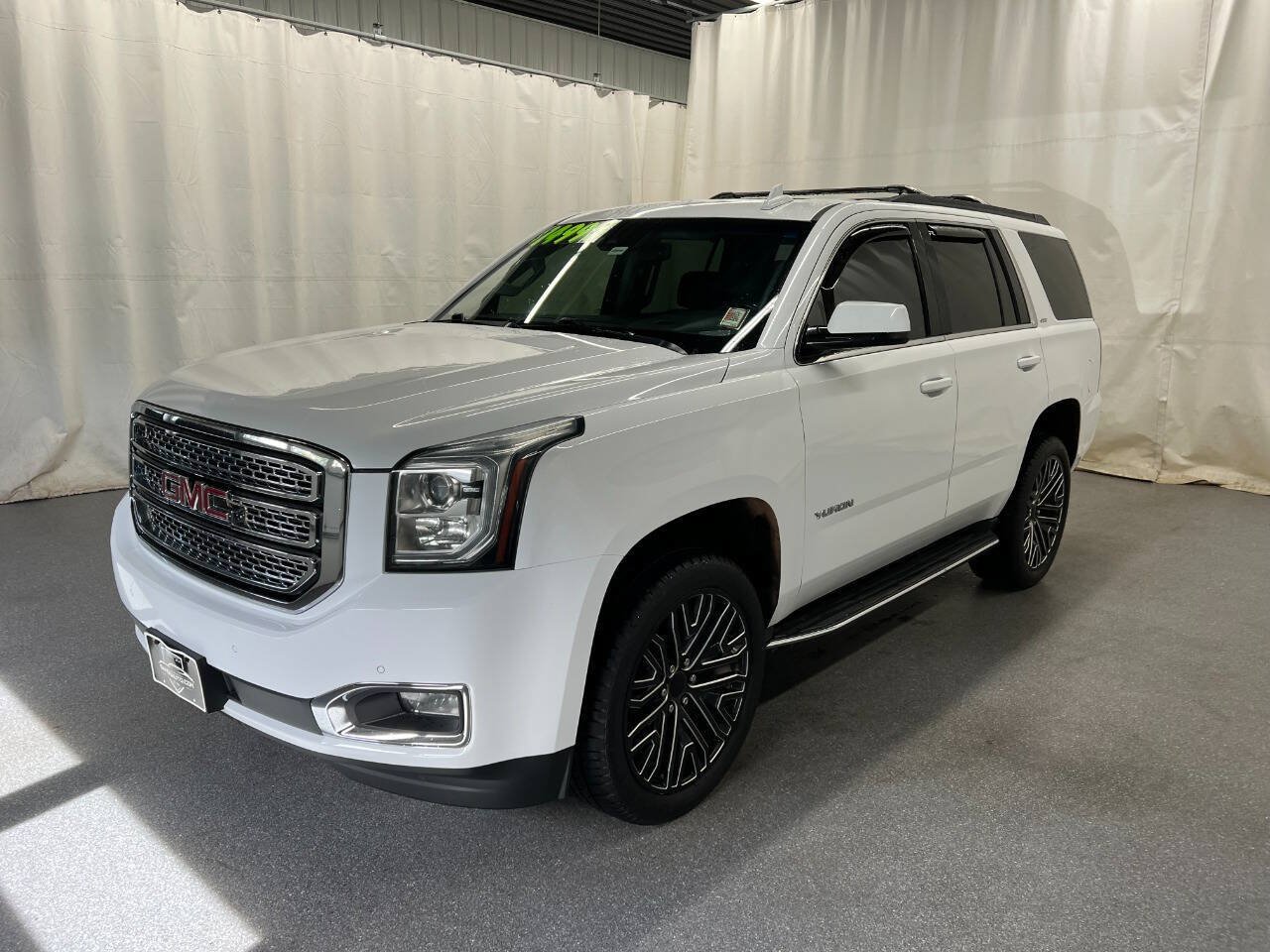 Used 2019 GMC Yukon SLT AWD/4WD image 1