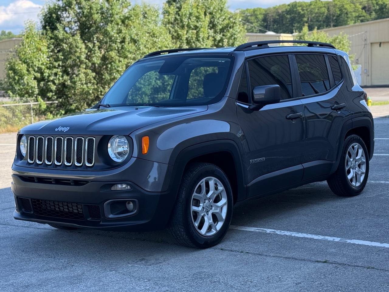 Used 2017 Jeep Renegade Latitude w/ Popular Equipment Group FWD image 7