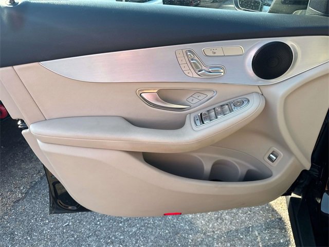 Used 2022 Mercedes-Benz GLC 300 image 25