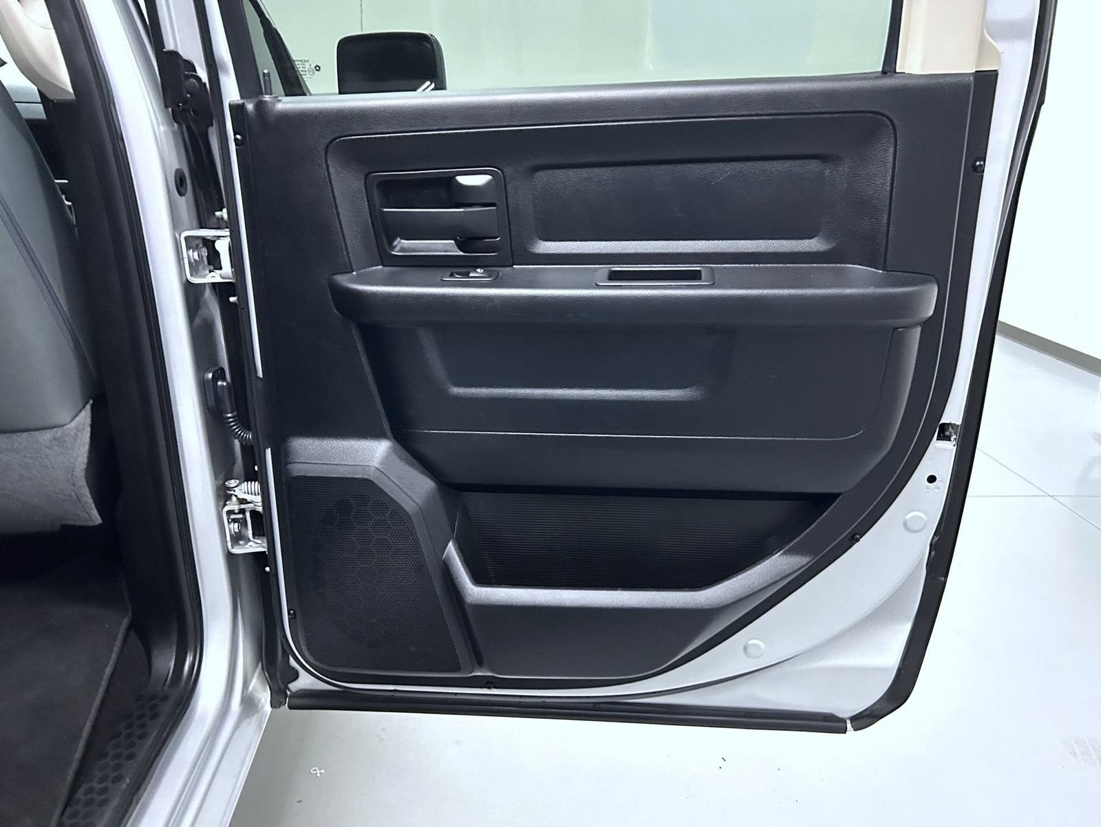 Used 2018 RAM 1500 Express w/ Express Value Package AWD/4WD image 17