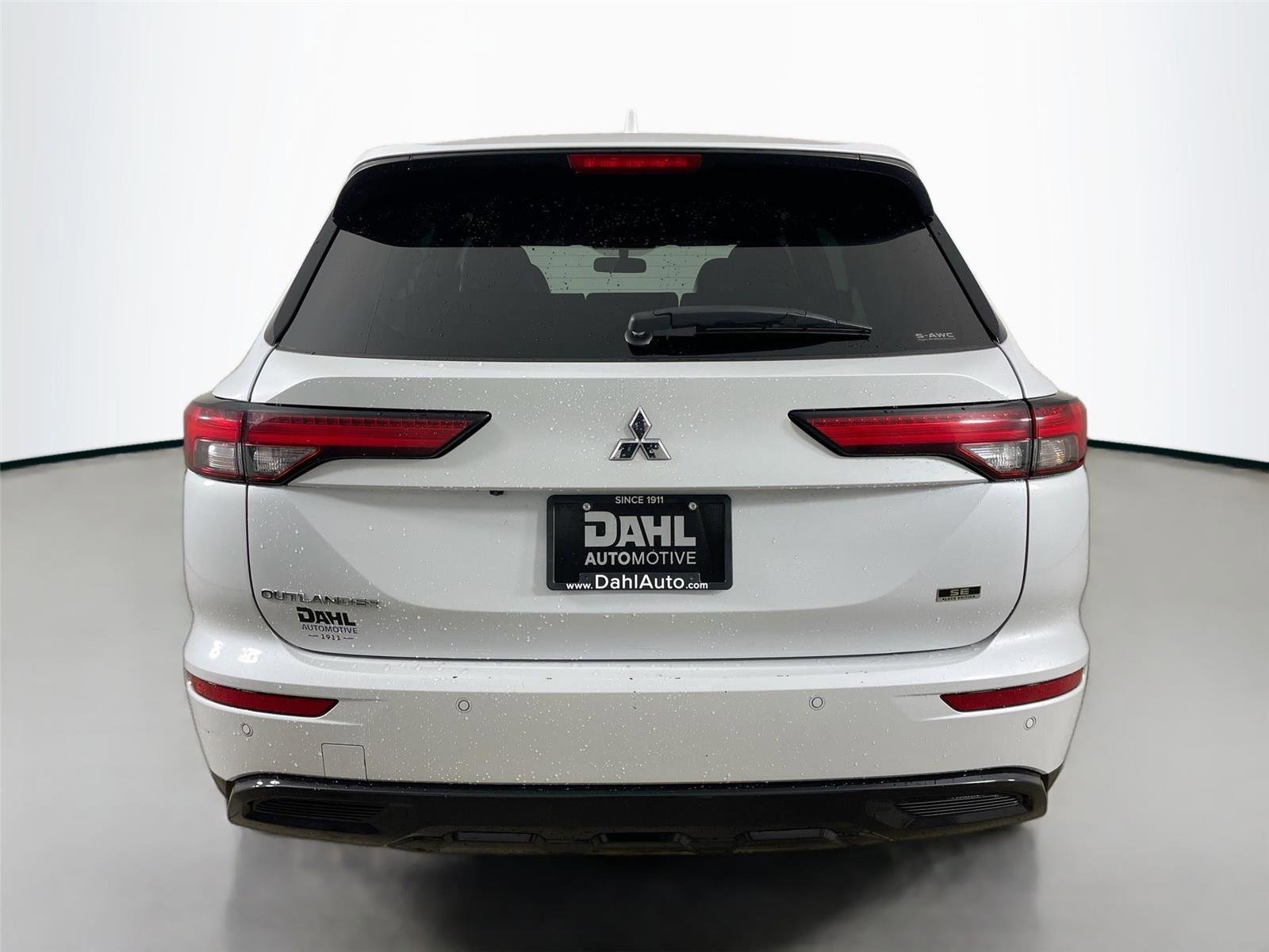 Used 2023 Mitsubishi Outlander SE Black Edition image 6