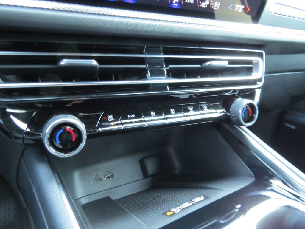 Certified 2025 Chevrolet Traverse High Country image 26