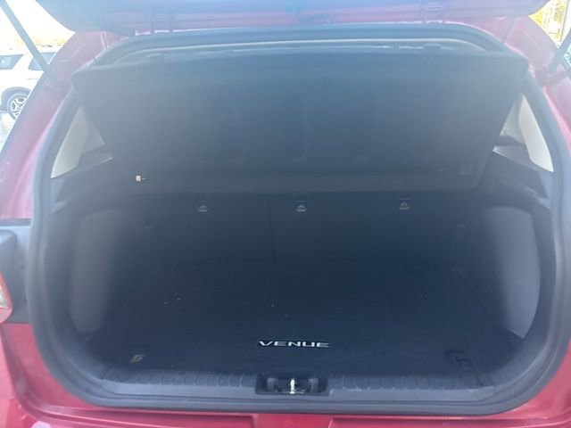 Used 2022 Hyundai Venue SEL image 9