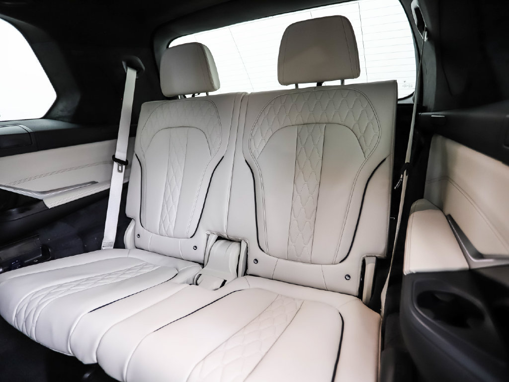 New 2027 BMW X7 M60i AWD/4WD image 24