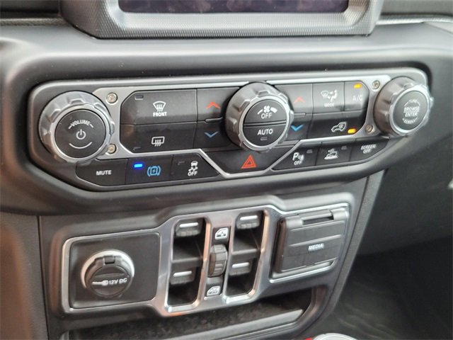 Used 2021 Jeep Wrangler Unlimited Sahara image 32