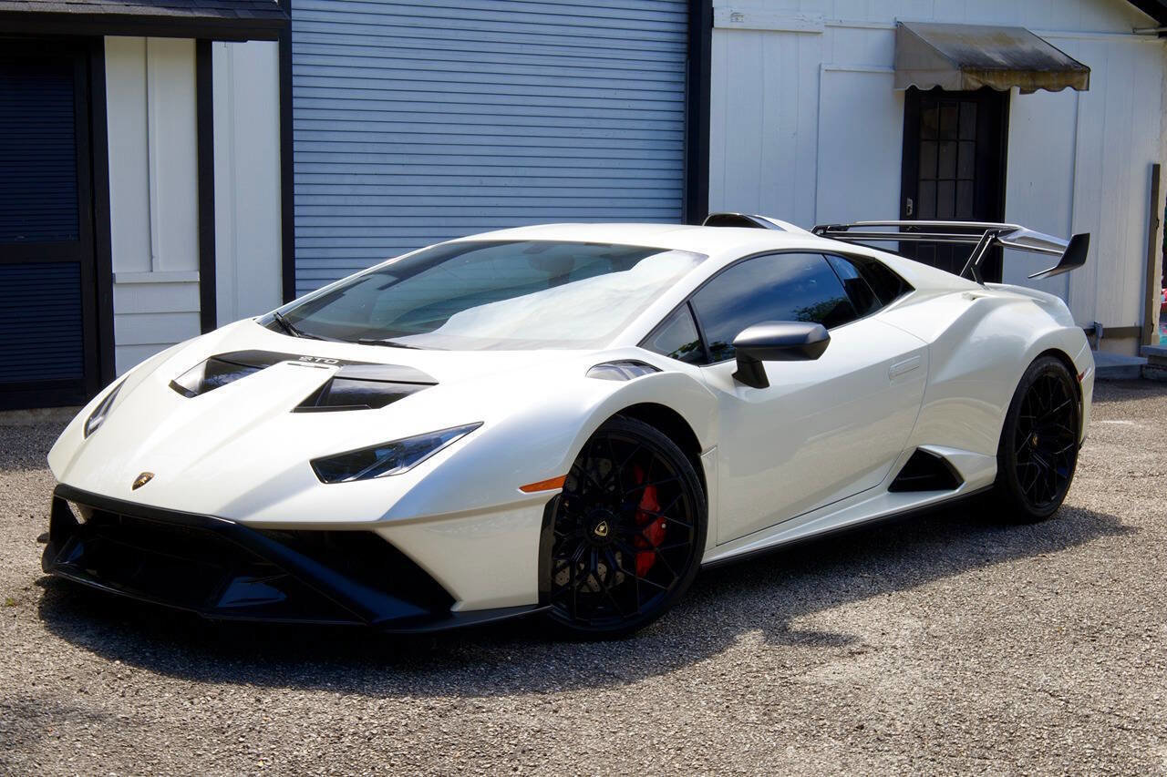 Used 2023 Lamborghini Huracan STO RWD image 1
