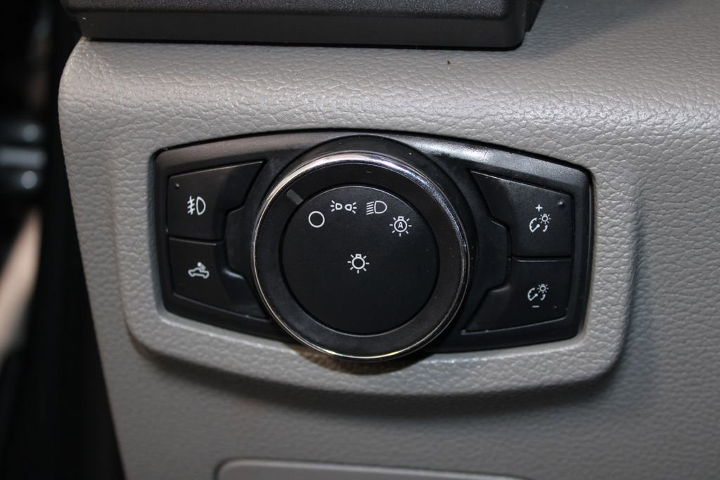 Used 2016 Ford F150 XLT image 38