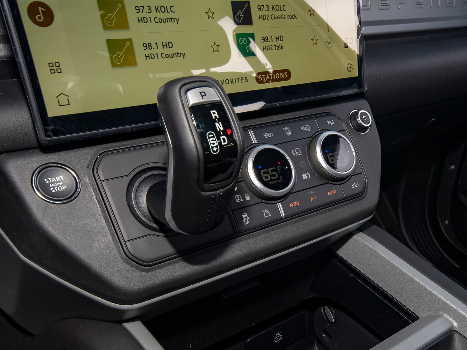 New 2026 Land Rover Defender 110 X AWD/4WD image 29
