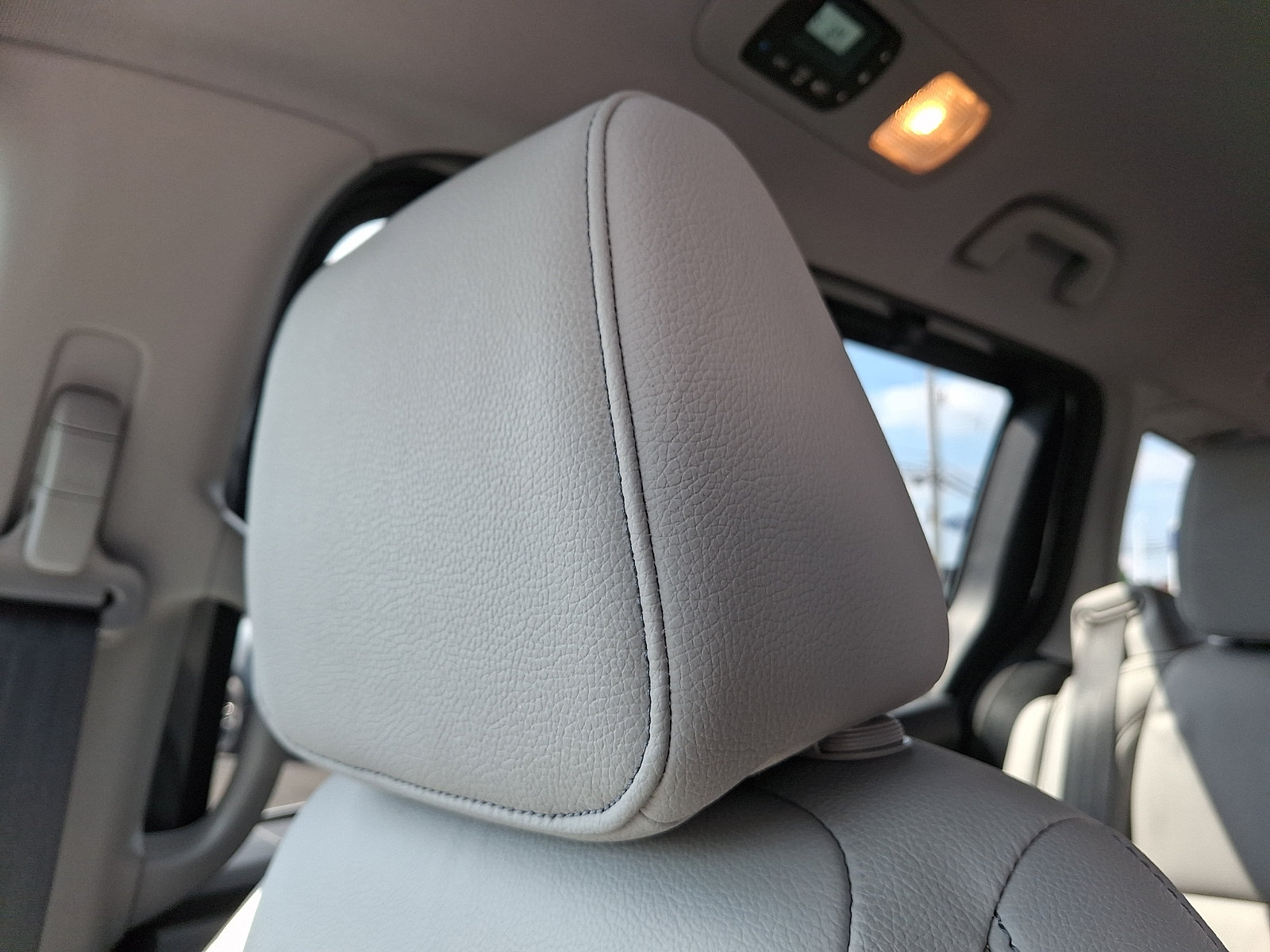 Used 2023 Honda Odyssey Touring image 13