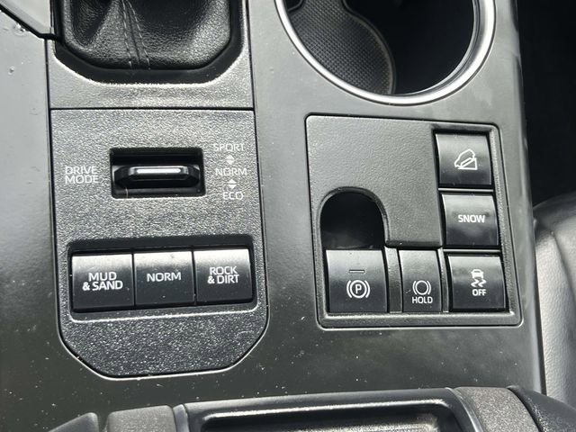 Used 2023 Toyota Highlander XLE AWD/4WD image 33