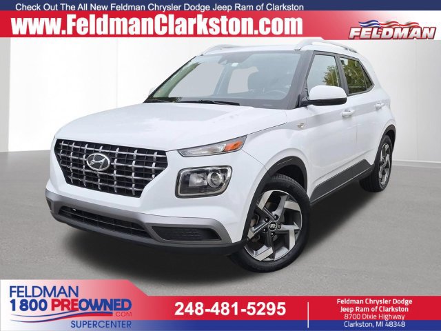 Used 2022 Hyundai Venue SEL FWD image 1