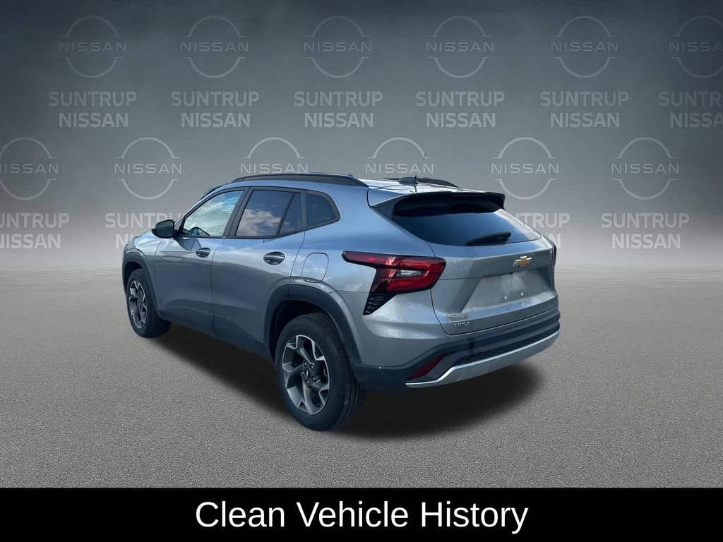Used 2024 Chevrolet Trax LT FWD image 4