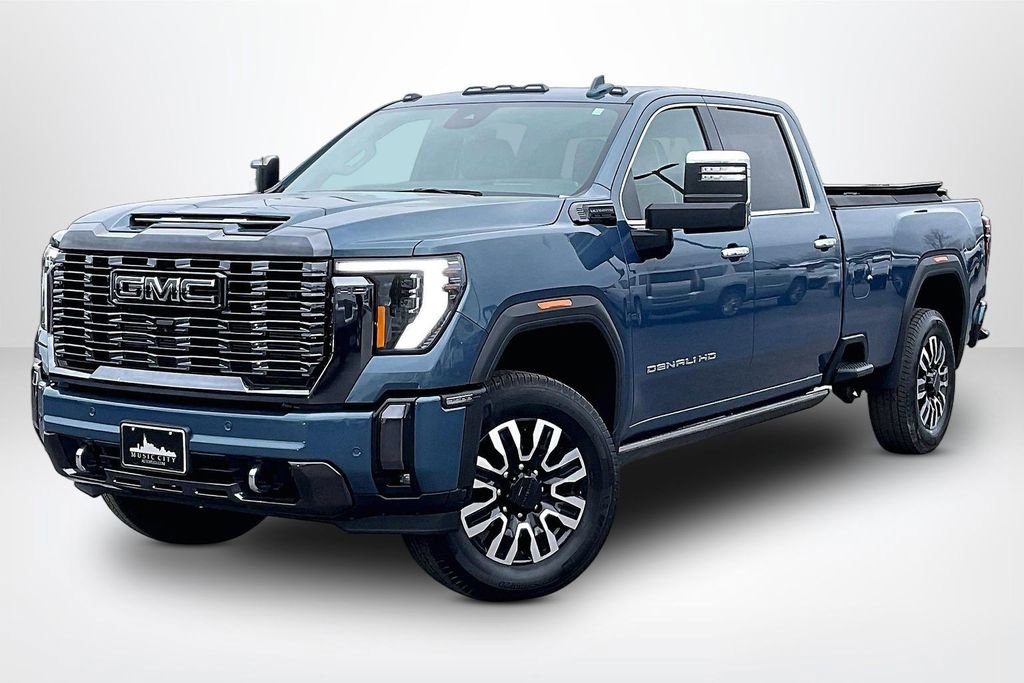 Used 2024 GMC Sierra 3500 Denali Ultimate AWD/4WD image 3
