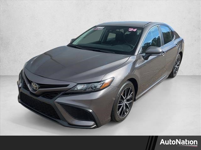 Used 2024 Toyota Camry SE image 1