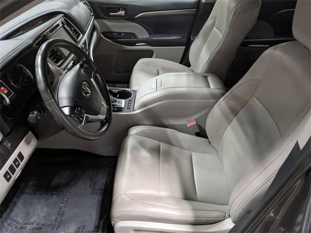 Used 2019 Toyota Highlander Limited image 12