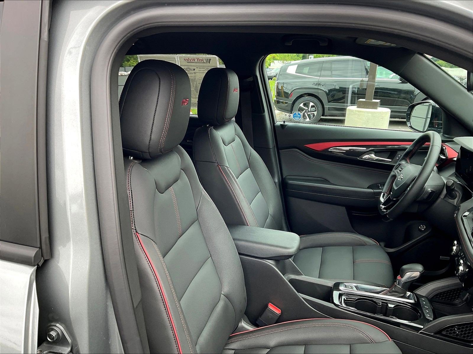 Used 2025 Chevrolet TrailBlazer RS w/ Convenience Package FWD image 29