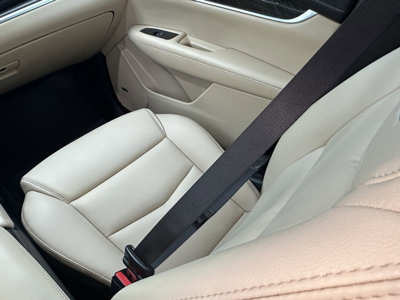 Used 2018 Cadillac XT5 FWD image 16