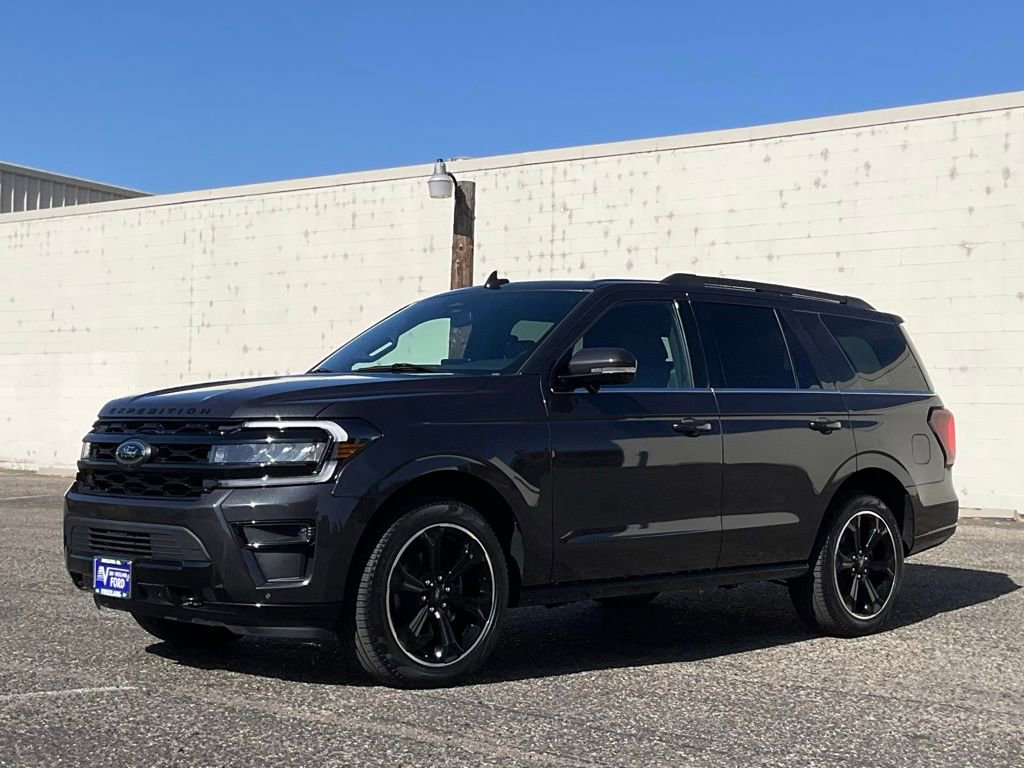 Used 2024 Ford Expedition Limited image 2