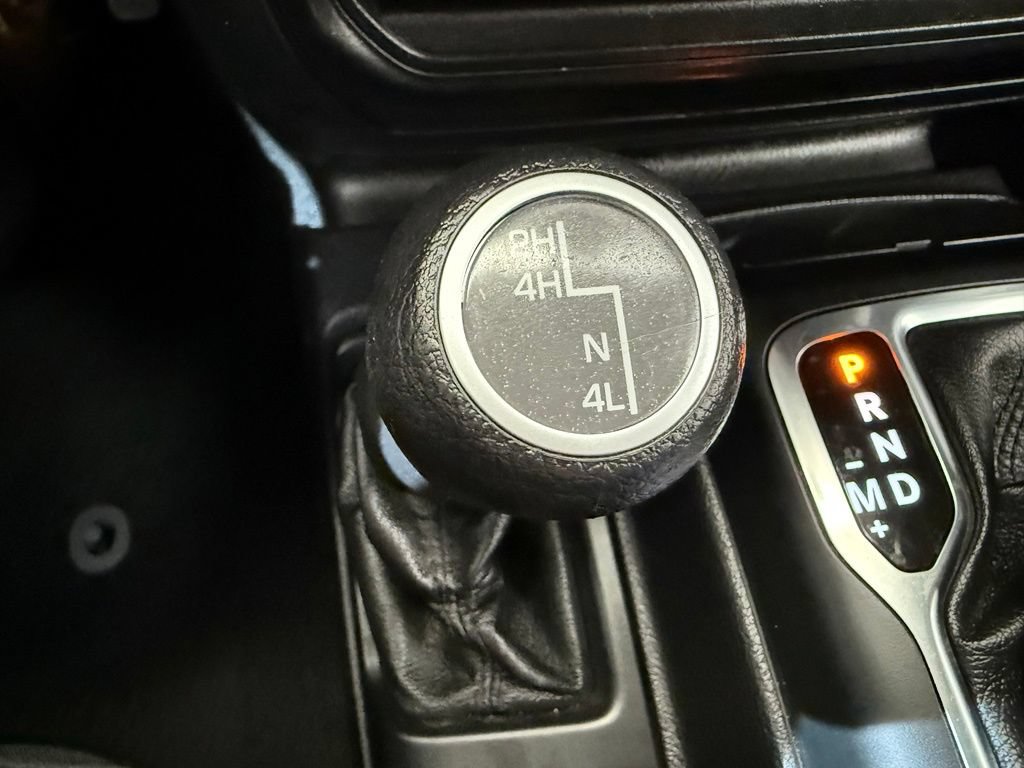 Used 2020 Jeep Wrangler Unlimited Sport S w/ Sun And Sound Package AWD/4WD image 39