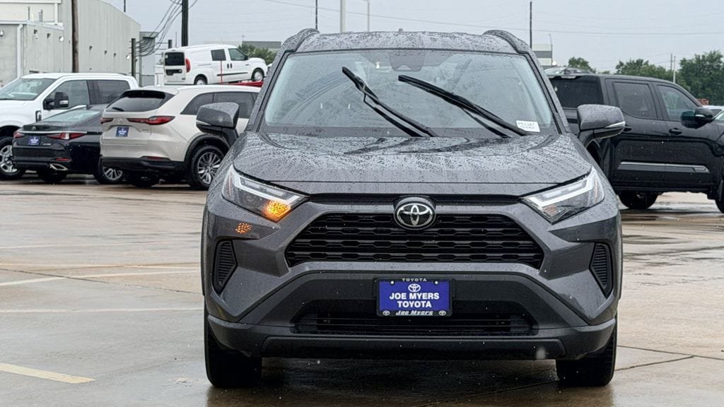 Used 2025 Toyota RAV4 XLE FWD image 3