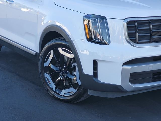 Used 2023 Kia Telluride S w/ S Sunroof Package FWD image 3
