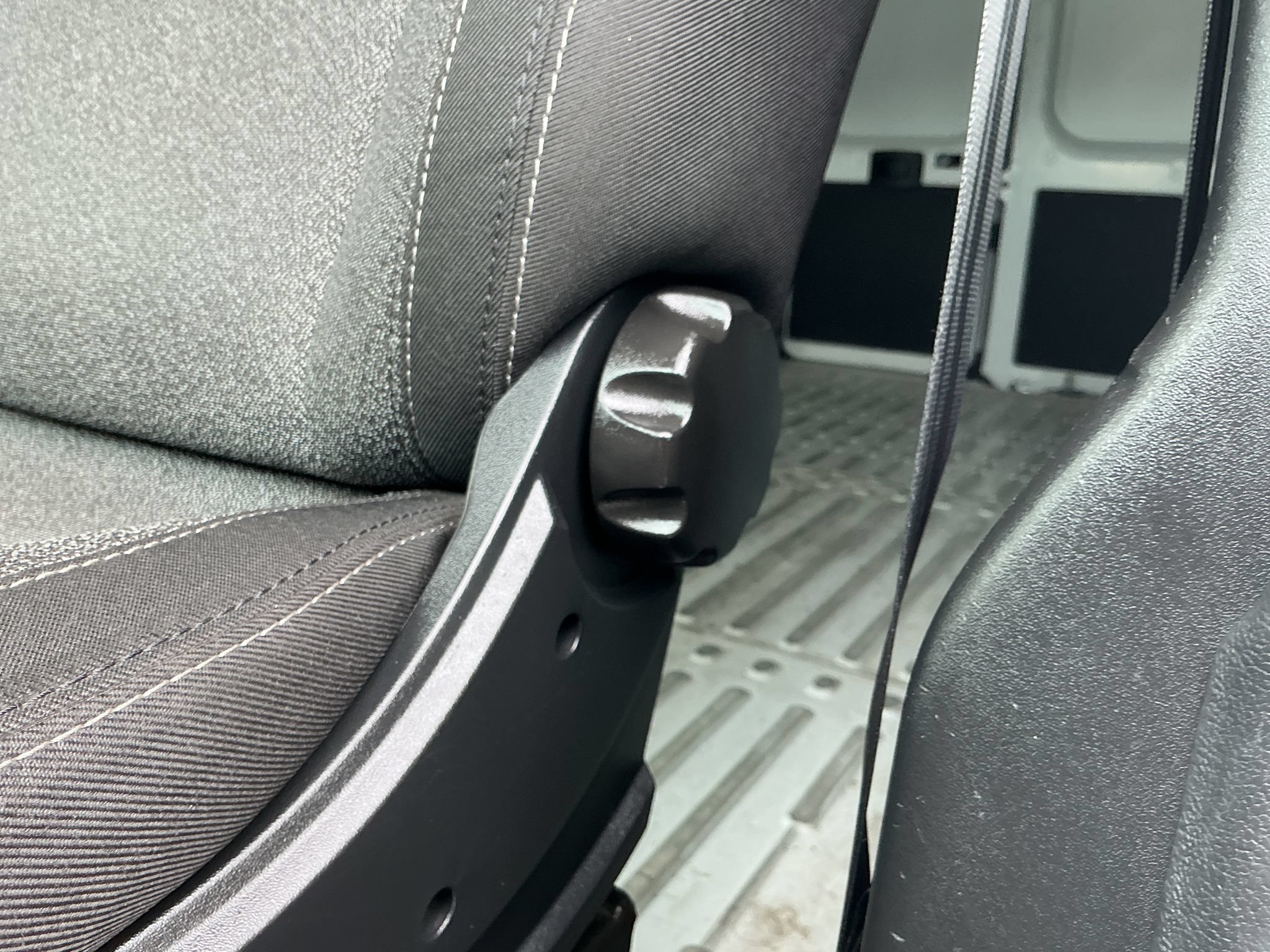 Used 2025 RAM ProMaster 2500 w/ Convenience Group FWD image 13