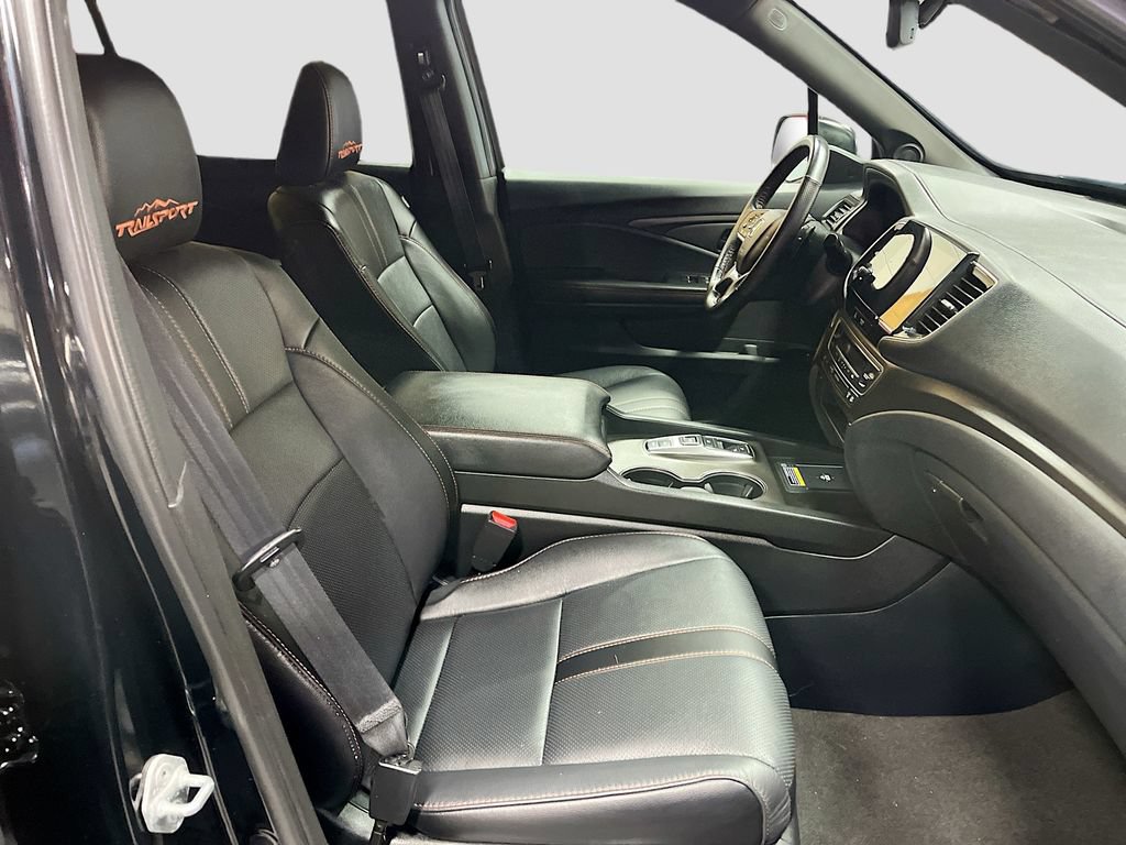 Used 2025 Honda Passport TrailSport image 29