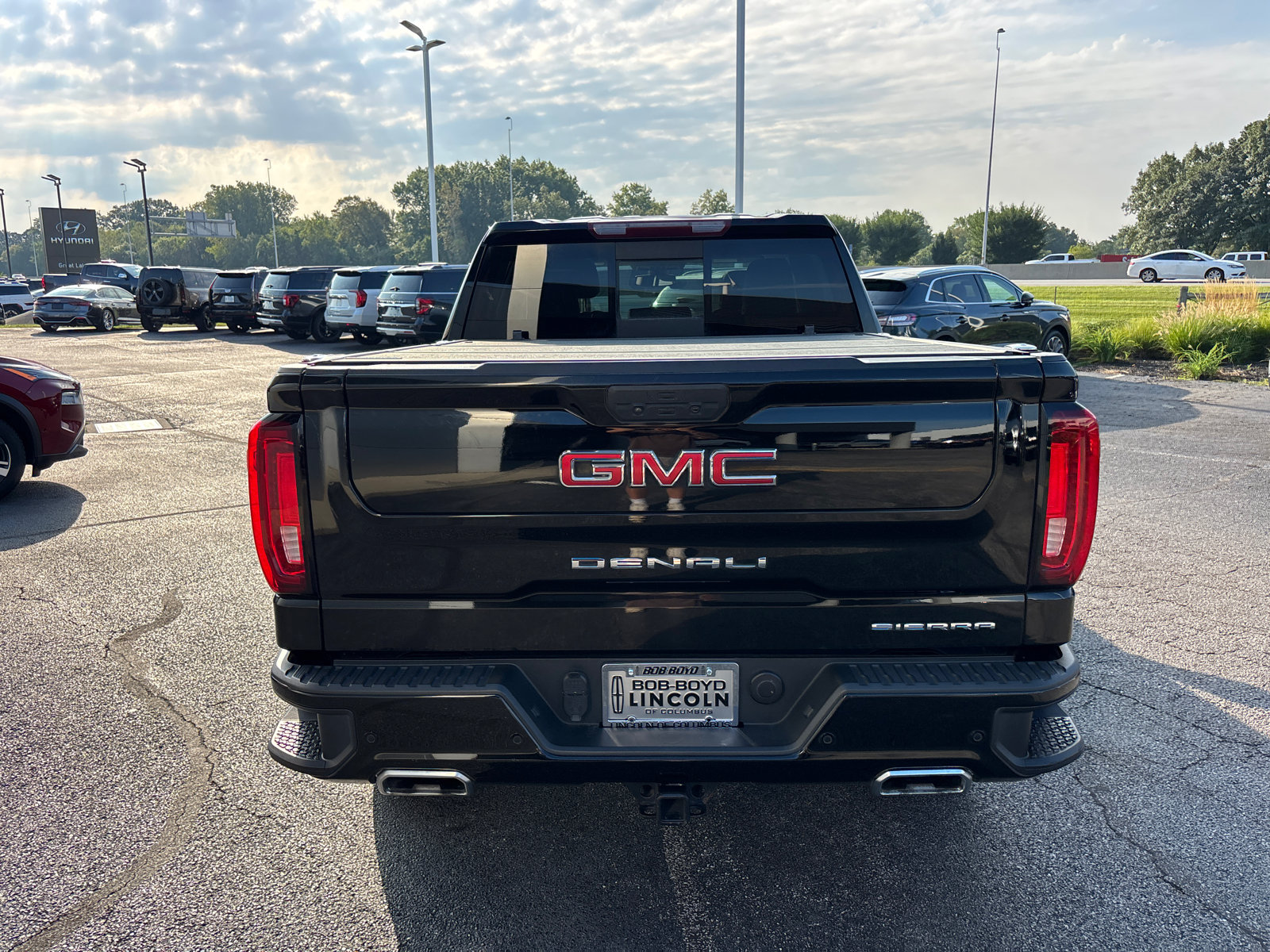 Used 2022 GMC Sierra 1500 Denali w/ Denali Premium Package AWD/4WD image 6