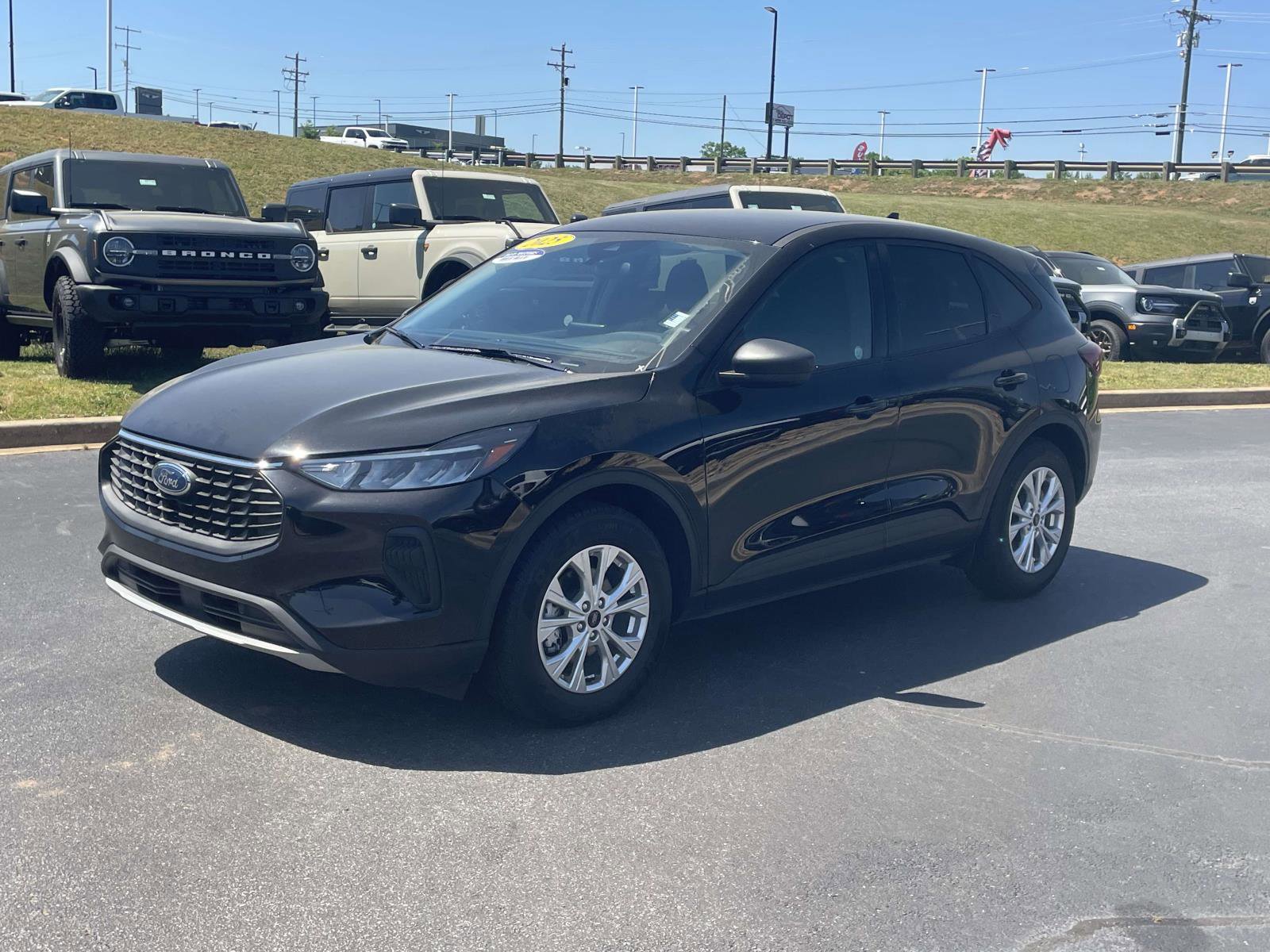 Used 2025 Ford Escape Active FWD video 3