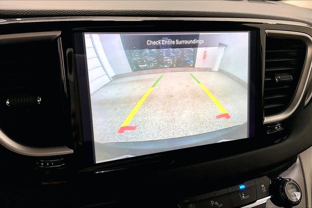 Used 2023 Chrysler Pacifica Touring-L image 15