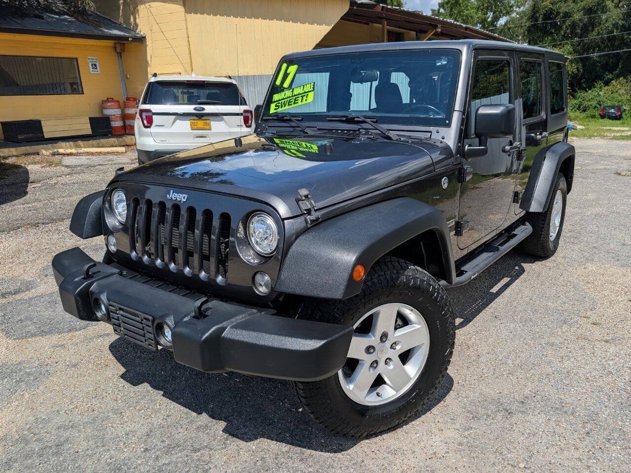 Used 2017 Jeep Wrangler Unlimited Sport w/ Connectivity Group AWD/4WD image 8
