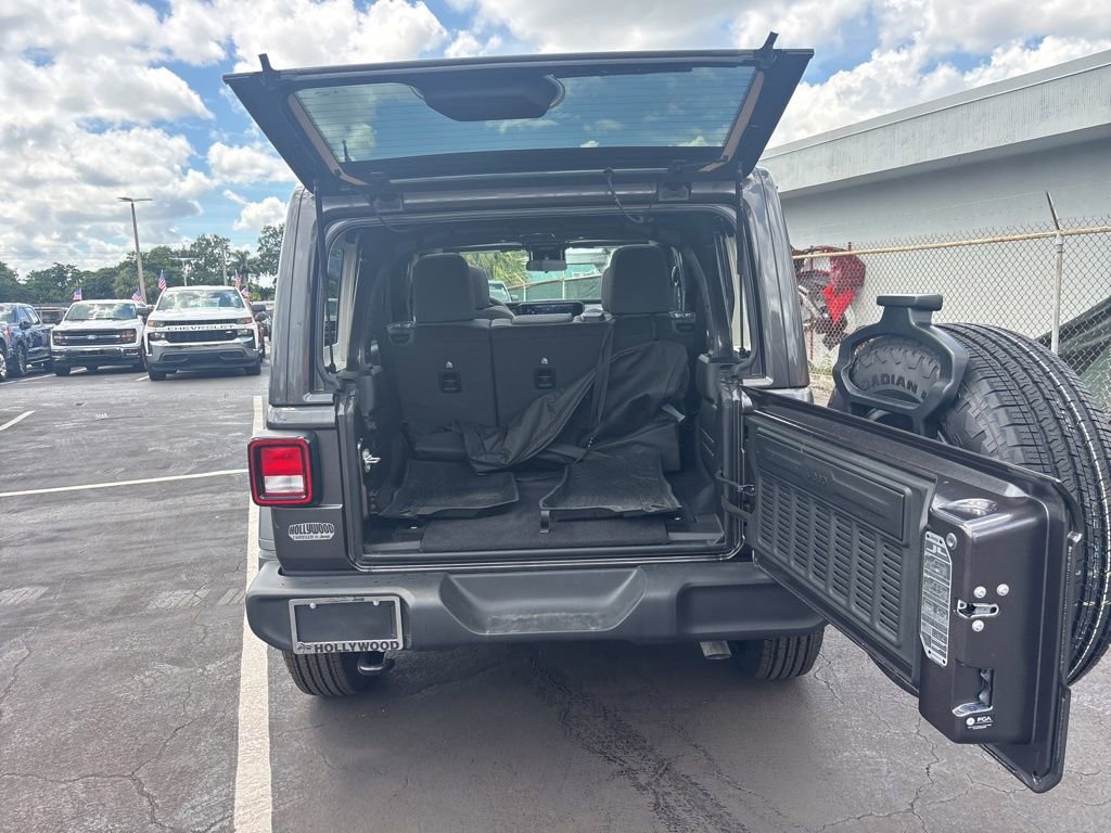 Used 2025 Jeep Wrangler Sport S image 34