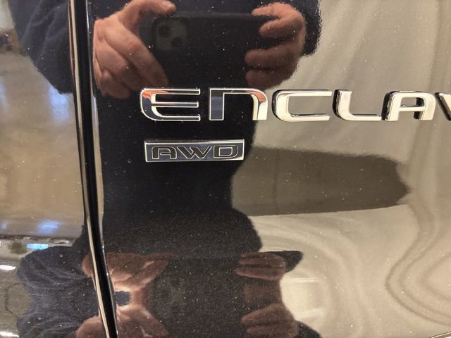 Used 2025 Buick Enclave Preferred AWD/4WD image 12
