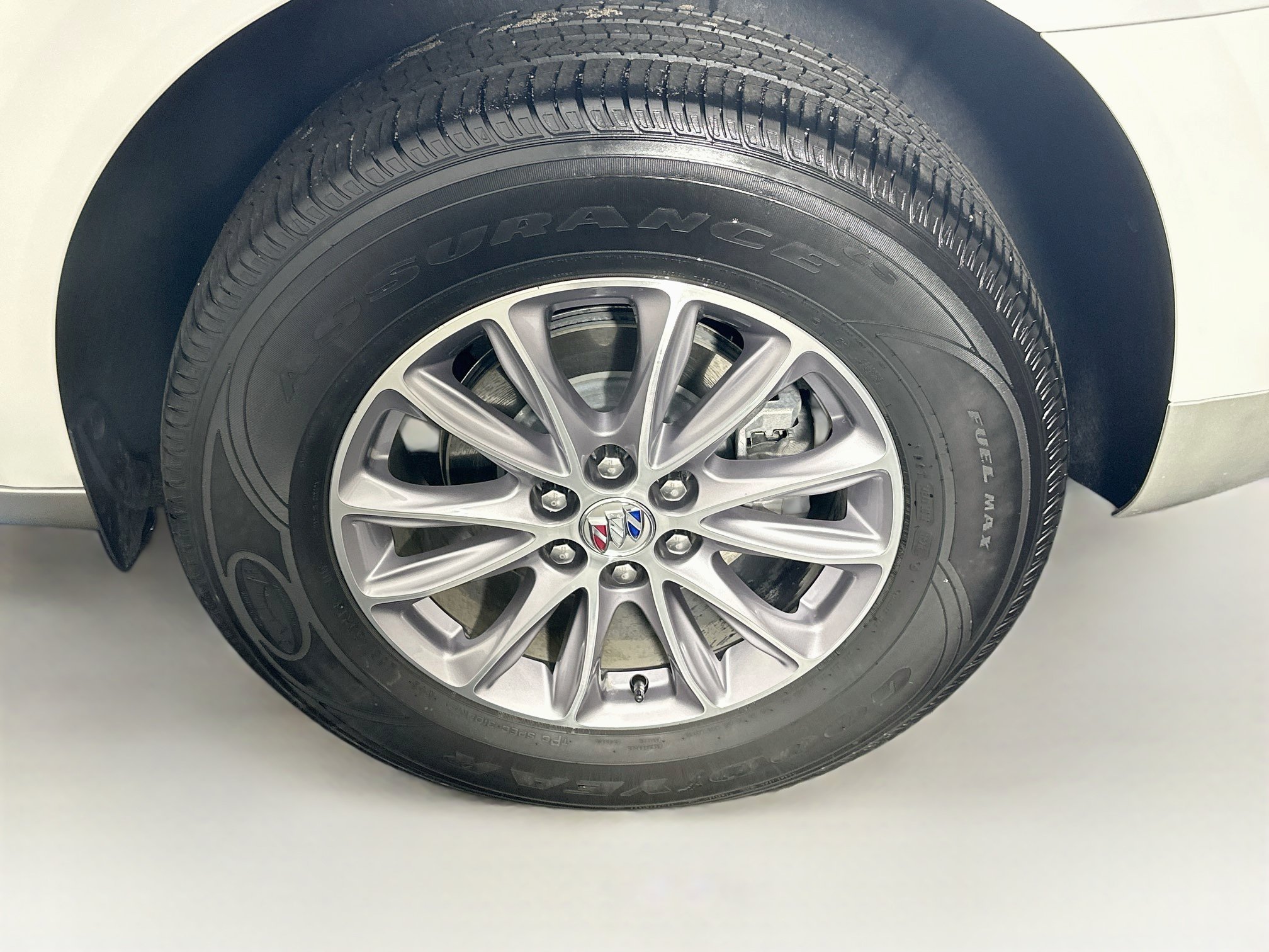 Used 2023 Buick Enclave Essence FWD image 11