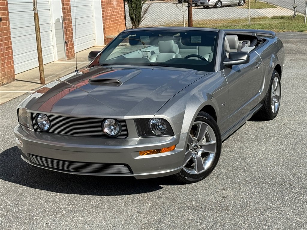 Used 2008 Ford Mustang GT RWD image 10