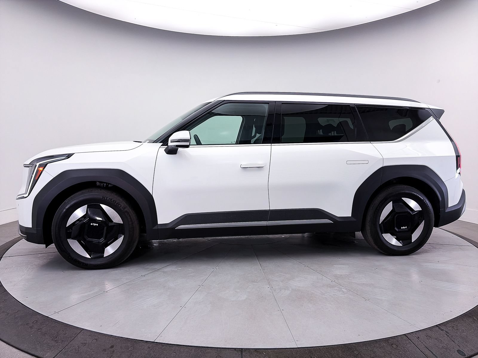 Certified 2024 Kia EV9 Wind AWD/4WD image 46