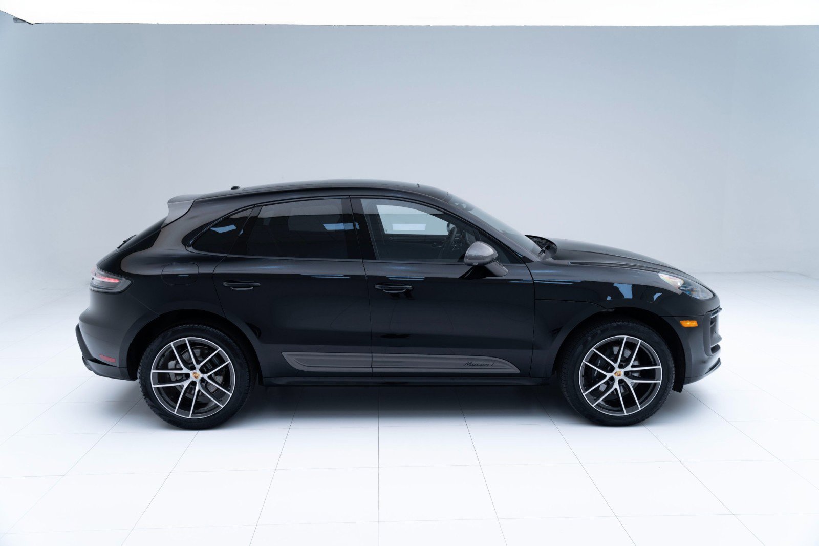 New 2025 Porsche Macan Turbo image 8