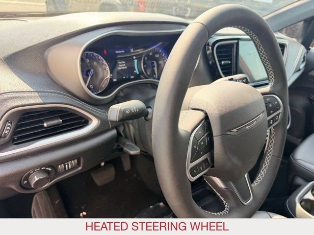 New 2027 Chrysler Pacifica Select w/ Family Tech Group FWD image 21