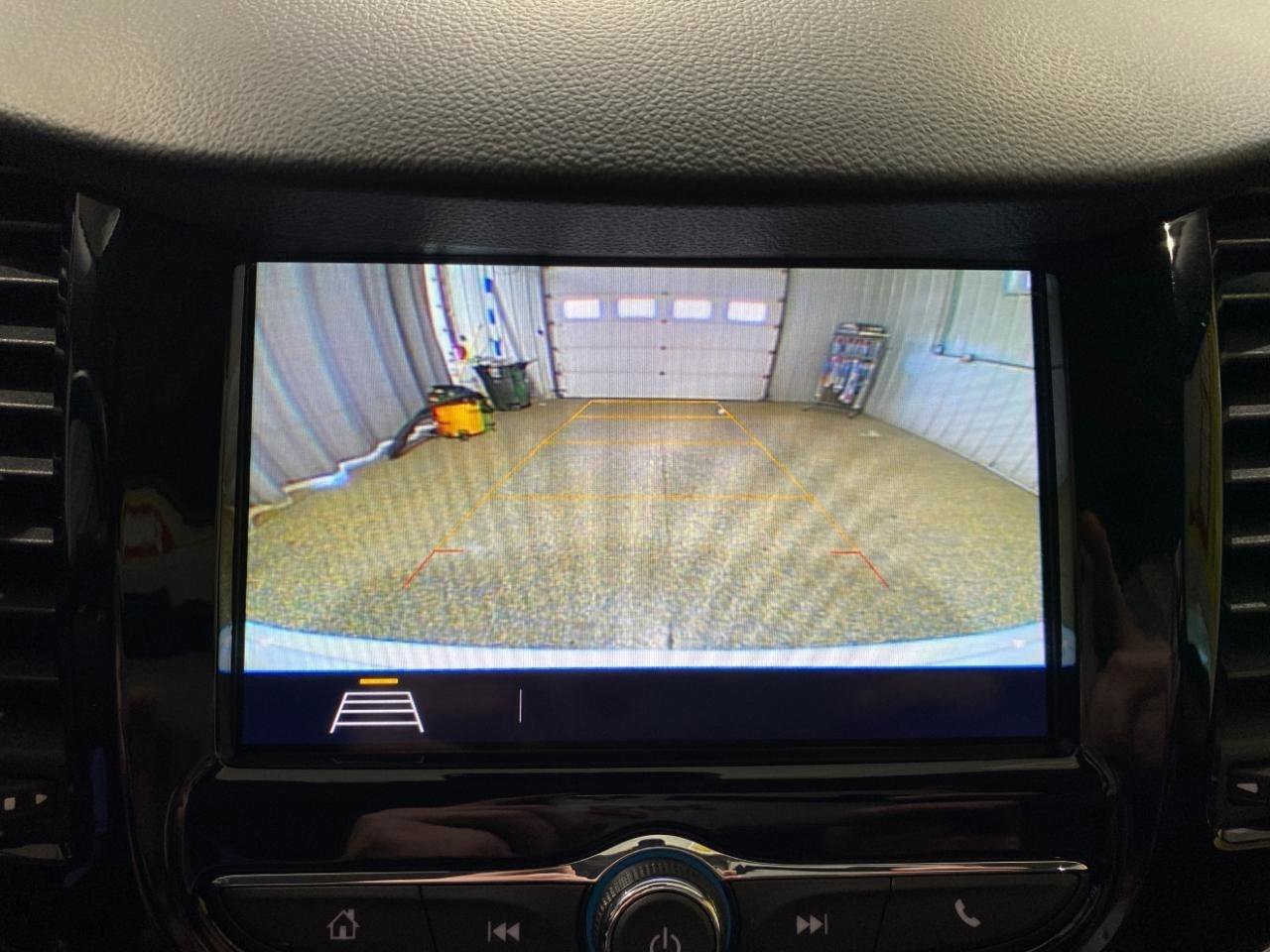 Used 2018 Chevrolet Trax LT w/ LT Convenience Package image 13