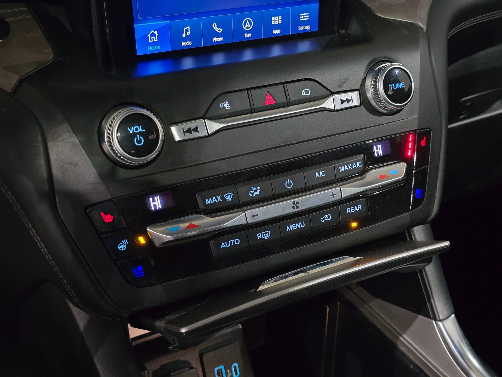 Used 2020 Ford Explorer Platinum w/ Premium Technology Package image 31