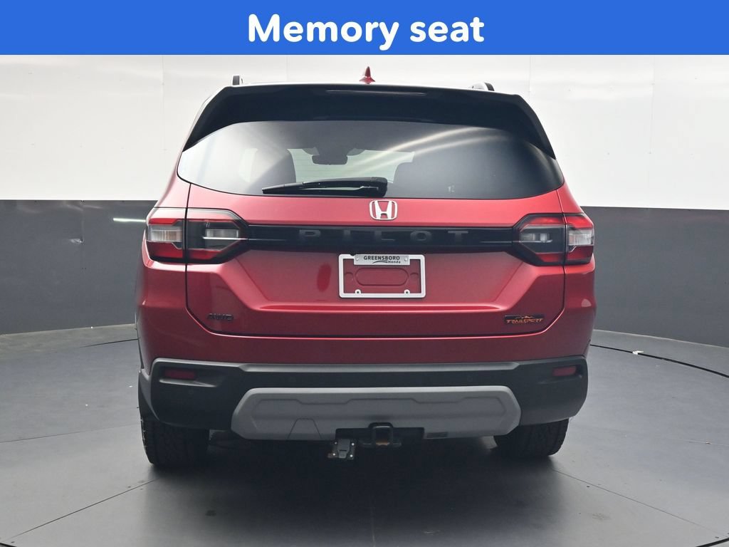Certified 2025 Honda Pilot TrailSport image 5