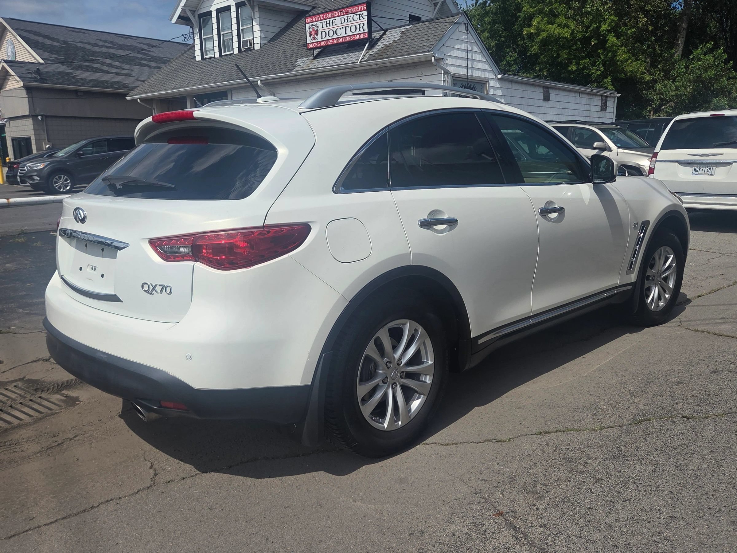 Used 2014 INFINITI QX70 AWD w/ Premium Package image 5