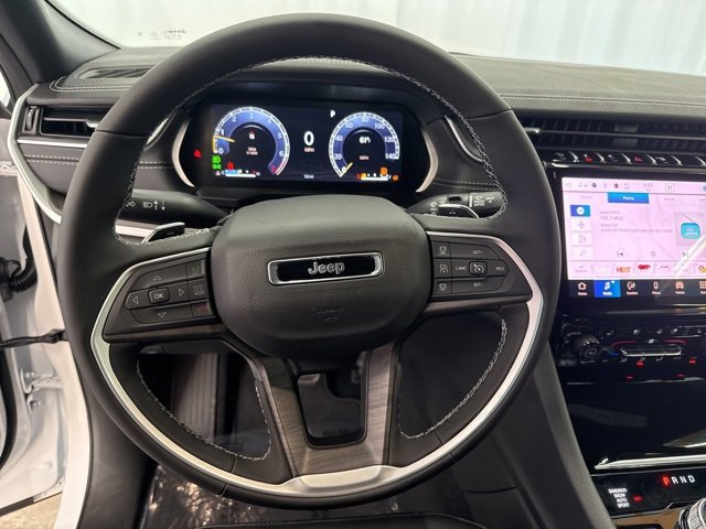 New 2025 Jeep Grand Cherokee Limited w/ Luxury Tech Group II image 14