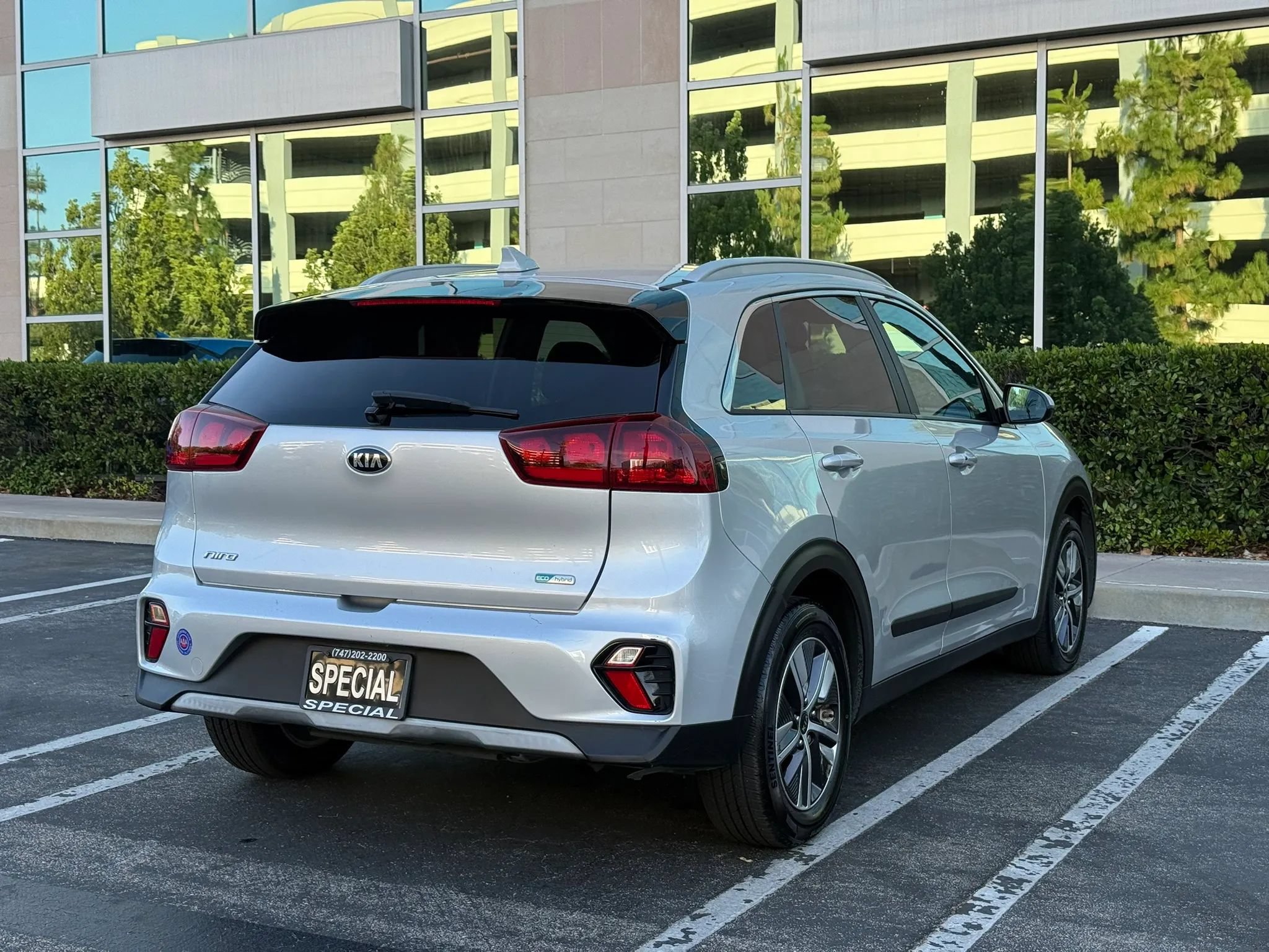 Used 2021 Kia Niro LXS FWD image 5