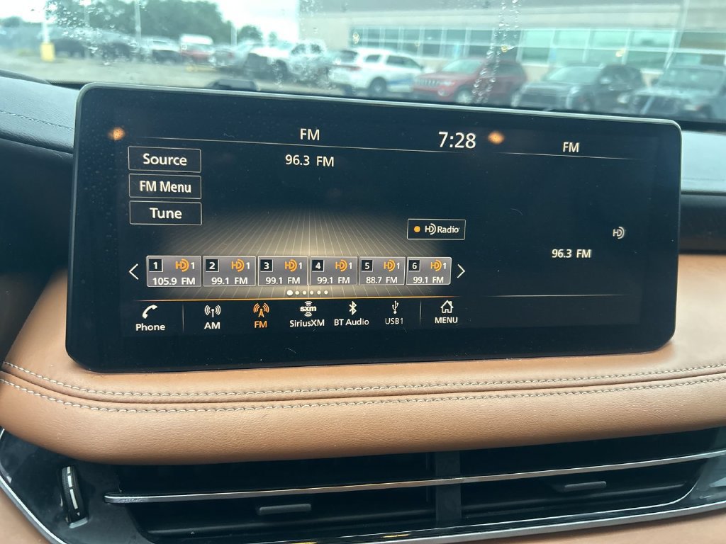 Used 2023 INFINITI QX60 Sensory w/ Cargo Package AWD/4WD image 14