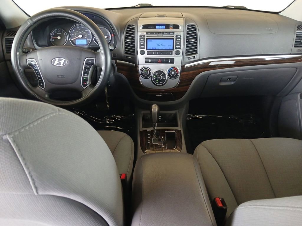 Used 2012 Hyundai Santa Fe GLS image 10