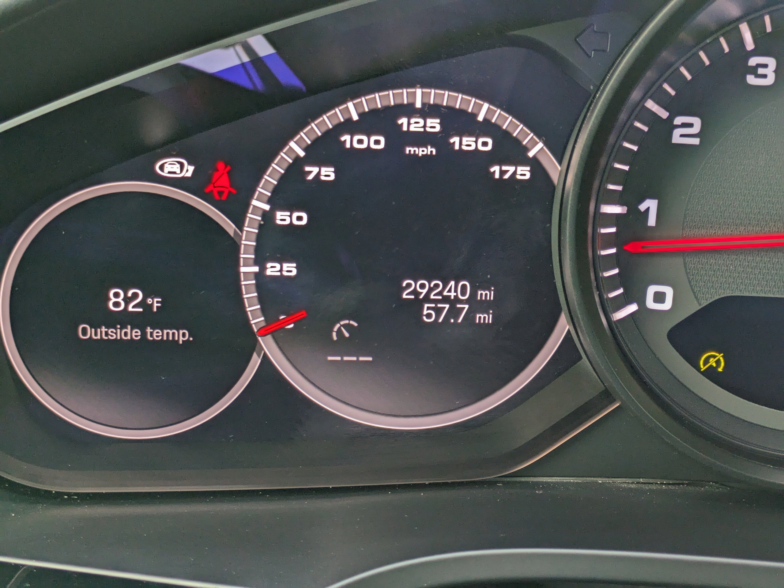 Used 2023 Porsche Cayenne Platinum Edition image 30