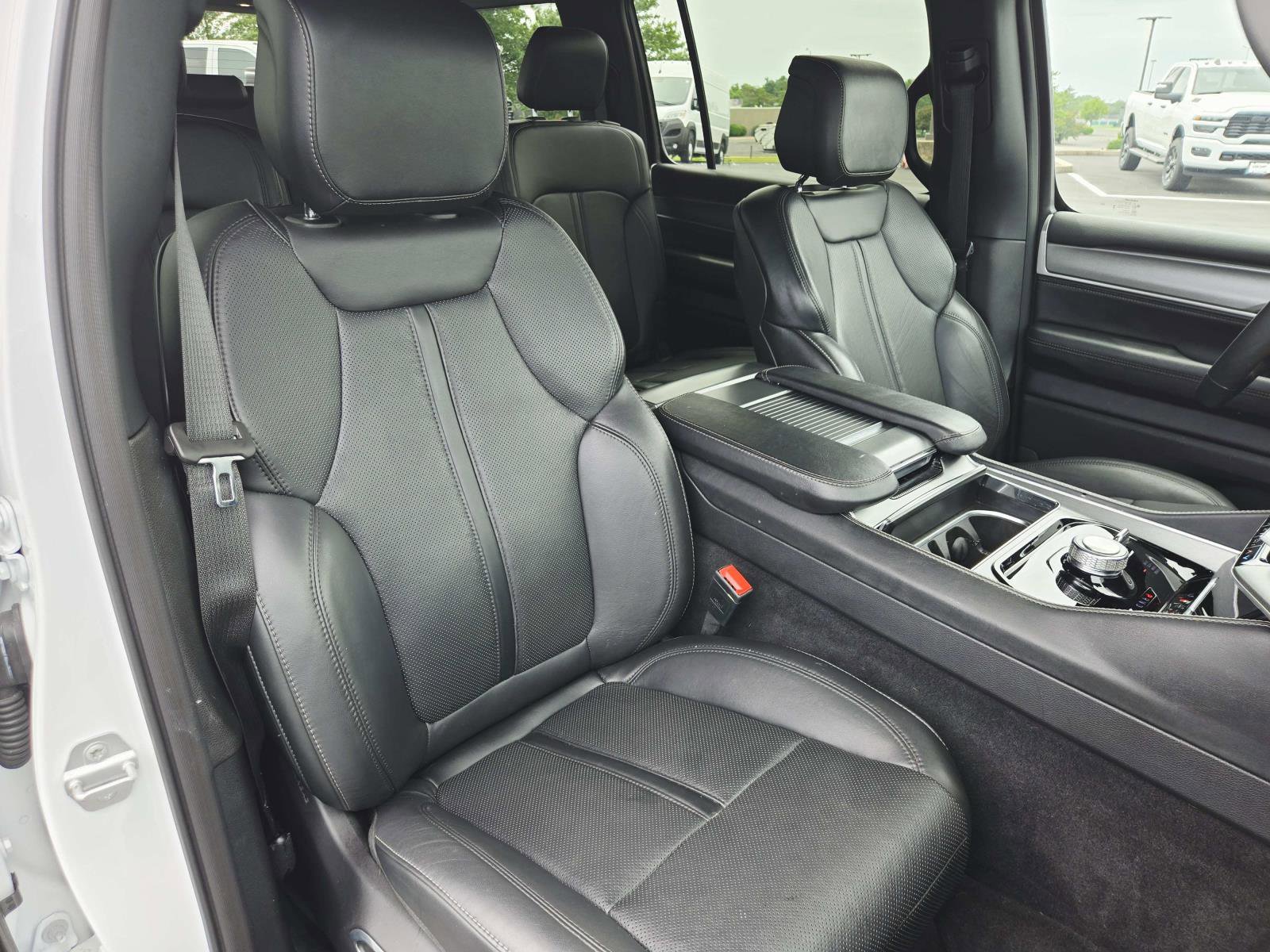 Used 2025 Jeep Wagoneer Series II w/ Premium Group I AWD/4WD image 19