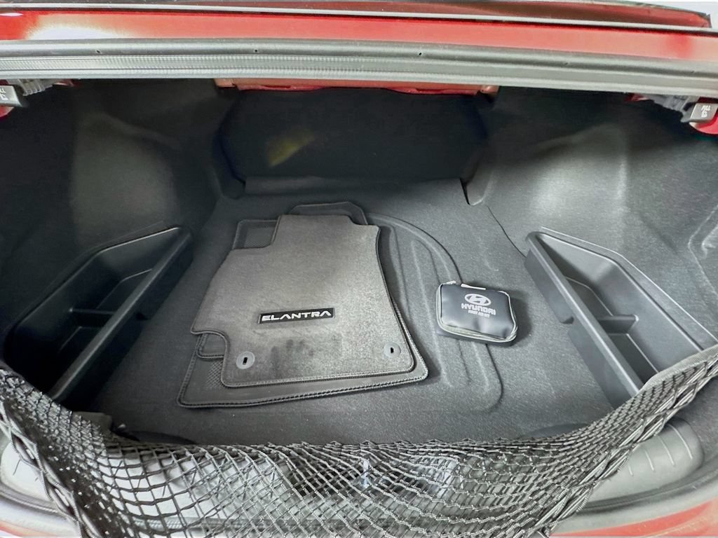 New 2025 Hyundai Elantra SEL FWD image 21