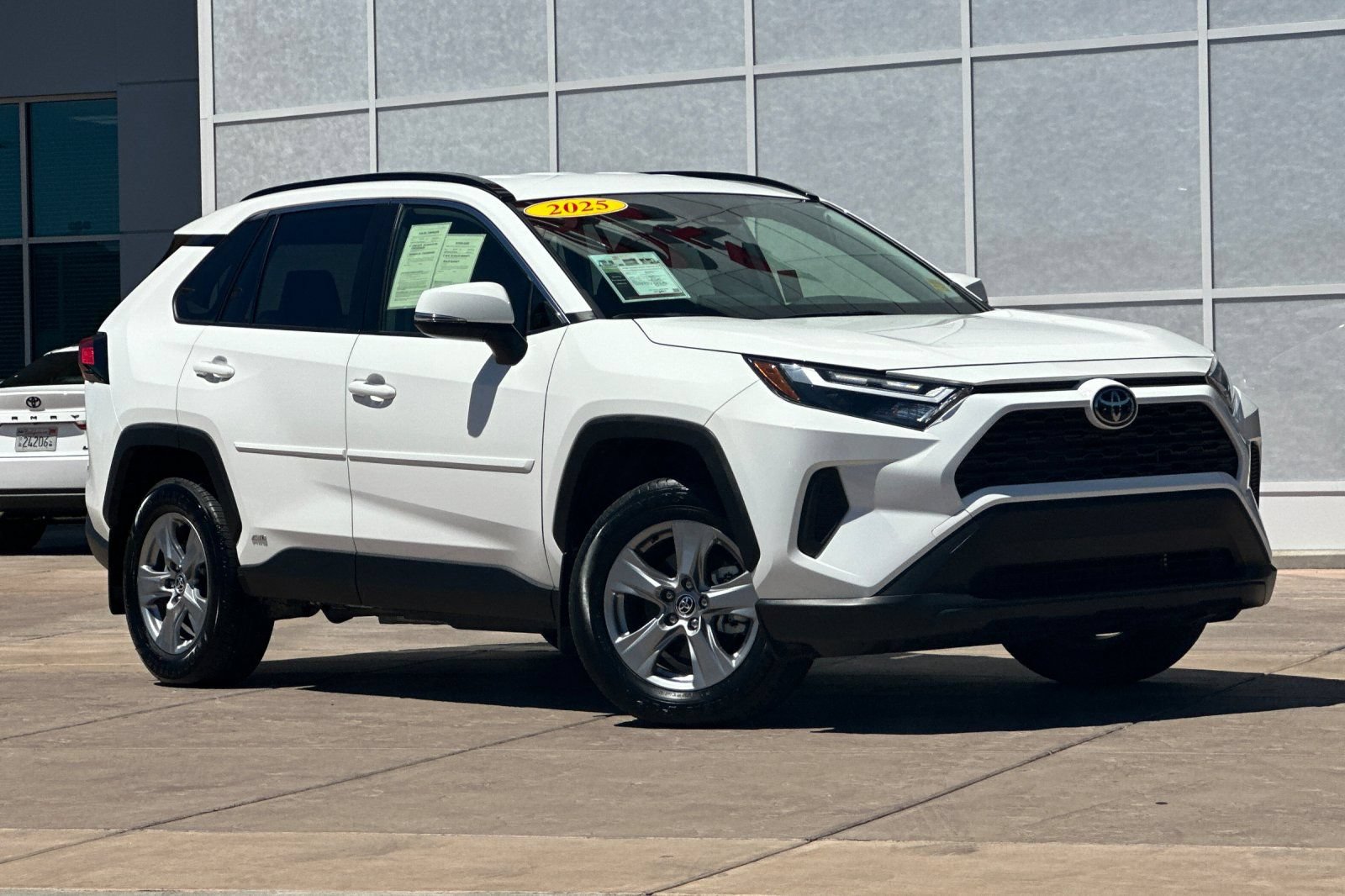 Used 2025 Toyota RAV4 XLE AWD/4WD video 2